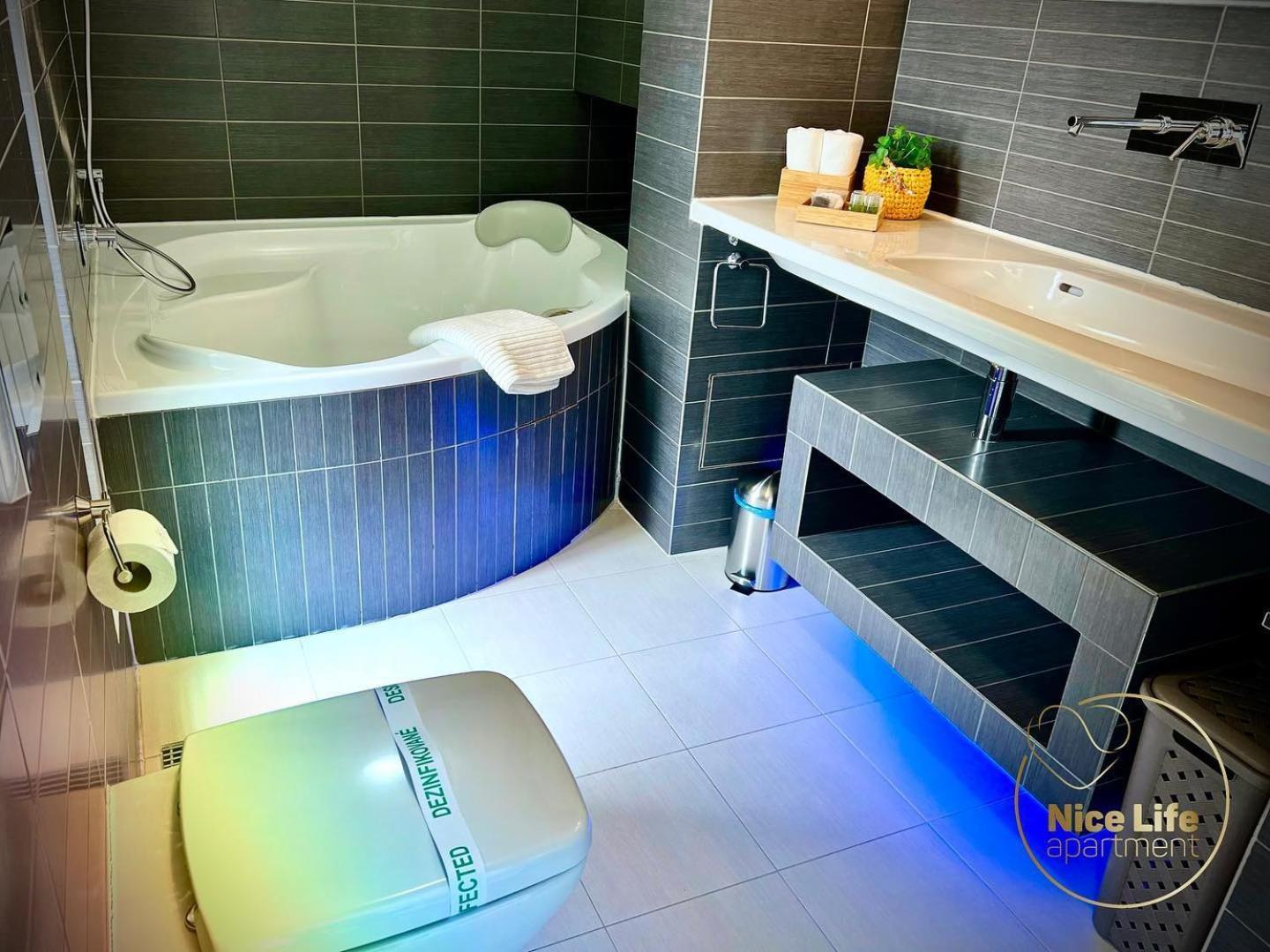 Nice Life - Luxury Apartment In The Old Town. Bratislava Luaran gambar